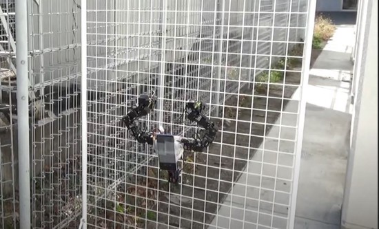 フェンス及び壁面移動ロボット